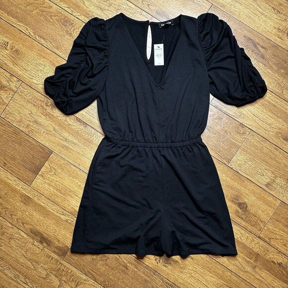 Express Womens Romper V-Neck Black Shorts Puff Ruched Sleeves Size Small New - Picture 1 of 4